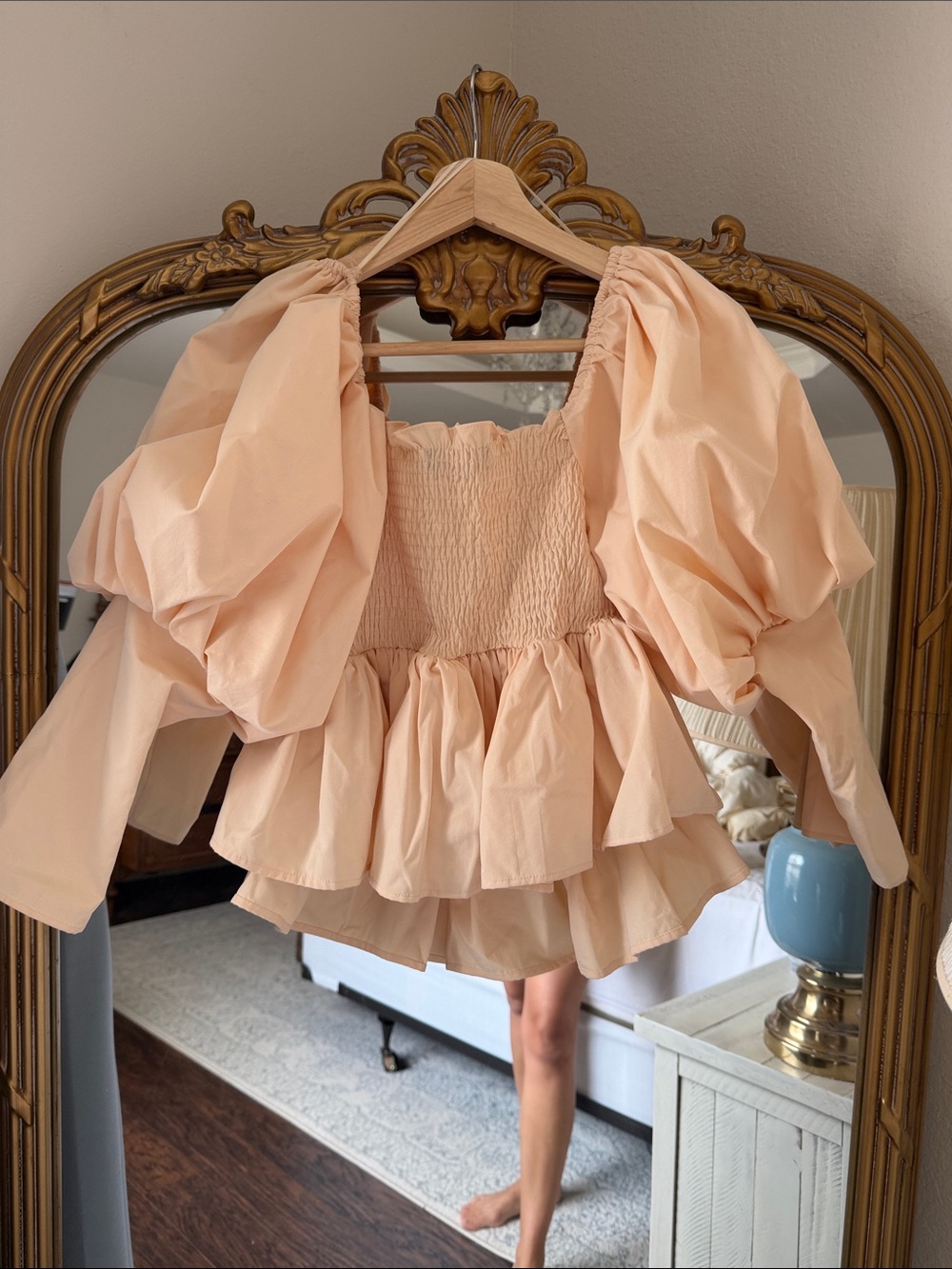 Anna Grace size medium, peach puff sleeve blouse - Picture 5 of 5